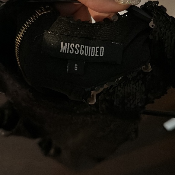 Miss Guided, sequence, mock neck, zipper back, midi dress. Size 6 - Picture 7 of 7